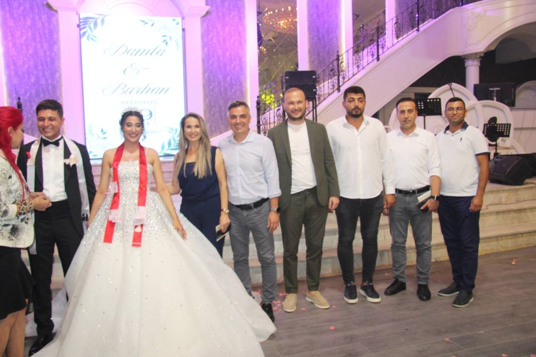 Damla ile Burhan dünyaevine girdi 1